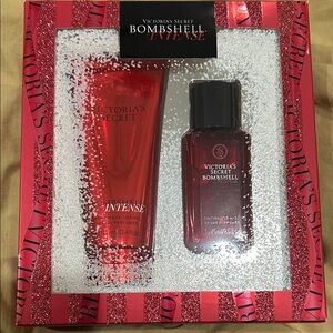 Victoria's Secret Bombshell Intense Lotion & Mist Set - Red